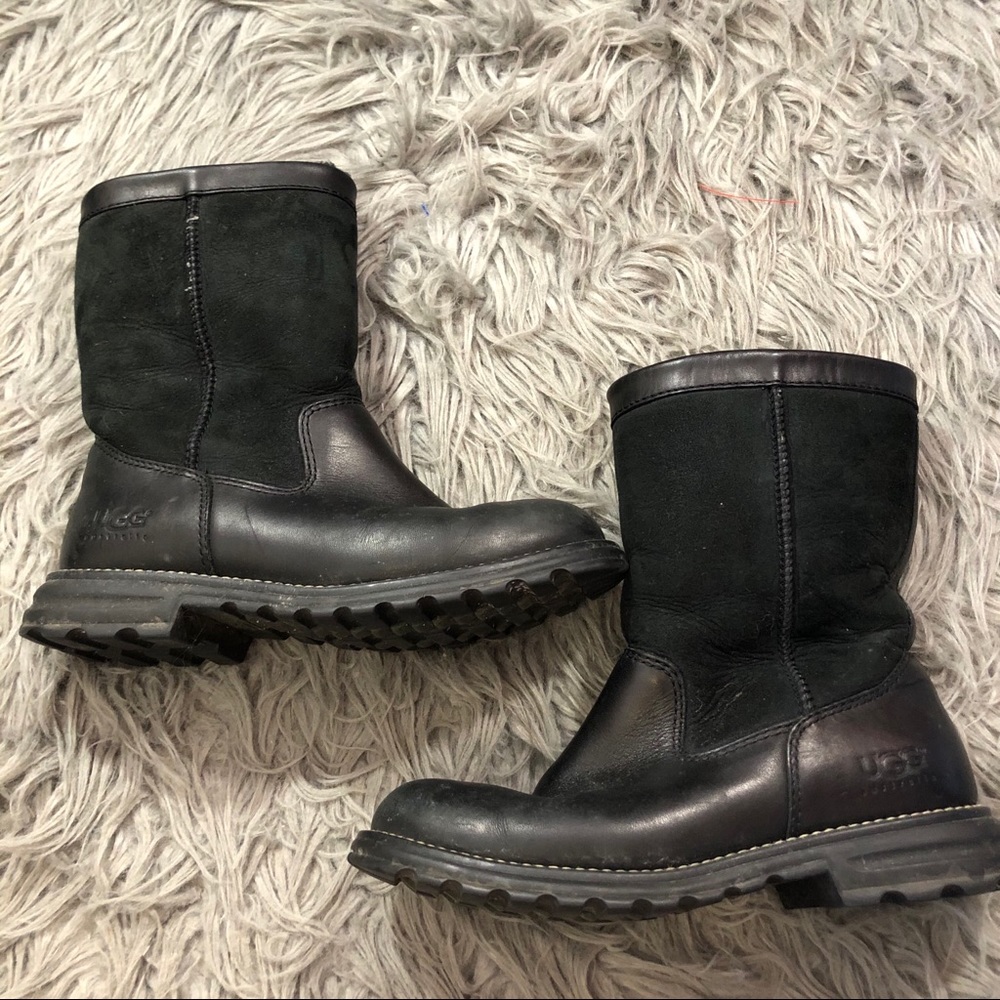 Ugg Brooks Short Leather Suede Shearling Boots